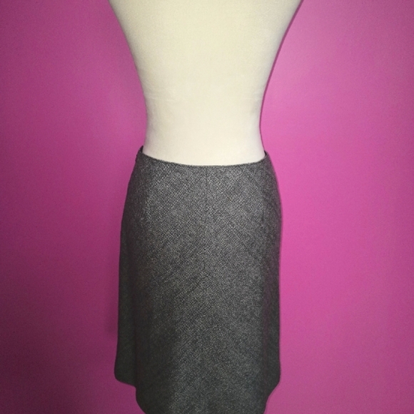 Banana Republic Ladies Wool A-Line Skirt (Size 4) - Picture 5 of 9